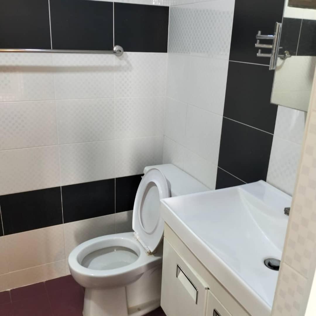 Sri Sayang Pearl View Apartman Batu Ferringhi Kültér fotó